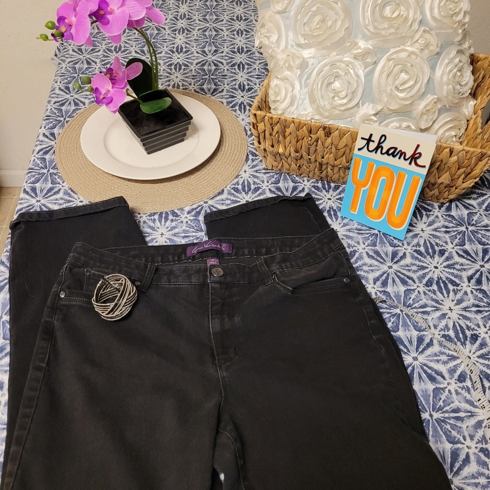 Womens Gloria Vanderbilt Jeans. Sz 16